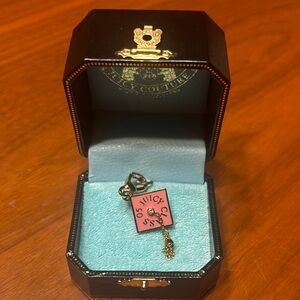 Very rare '05 Grad Cap Juicy Couture Charm